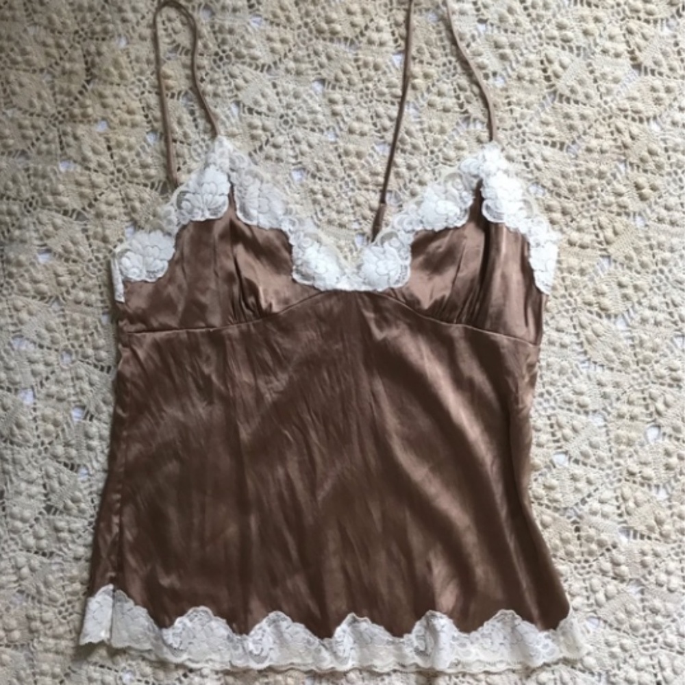 Lace top by la fiore